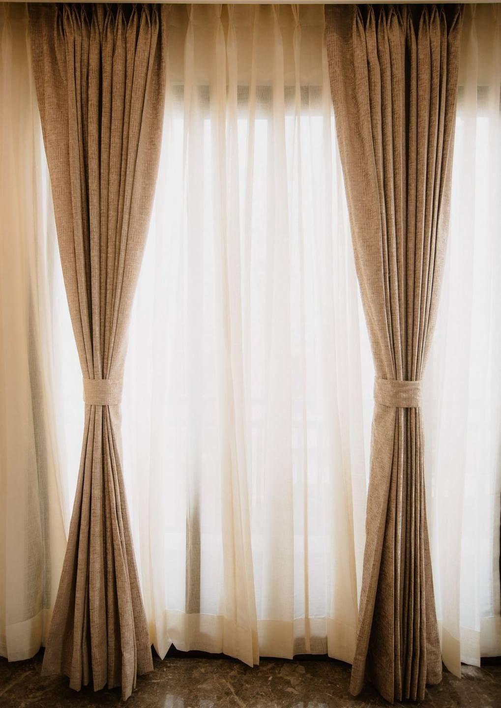 Klasikinė klostė (pinch pleat) — Klasika, kuri niekada nepasensta.